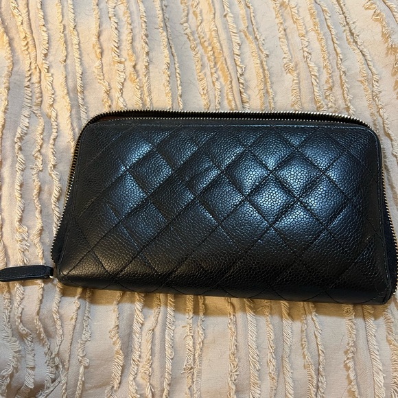 Authentic  large Chanel zip around wallet with cavier leather . - Picture 7 of 8